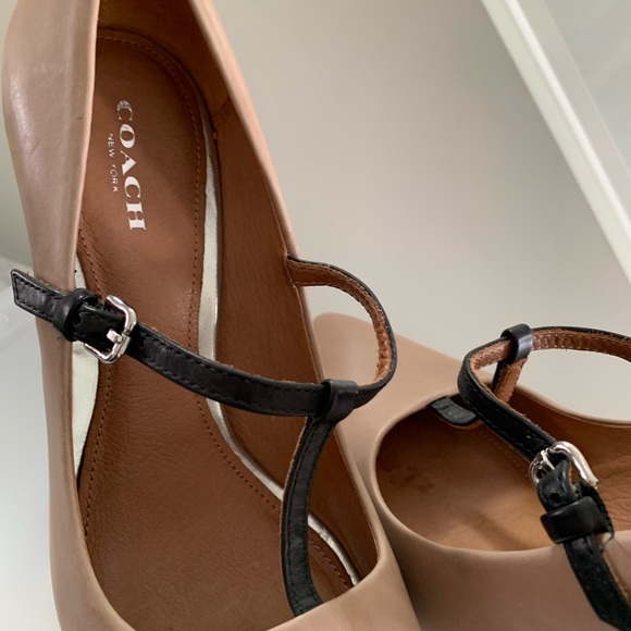 Coach Nude Pumps - Picture 2 of 2